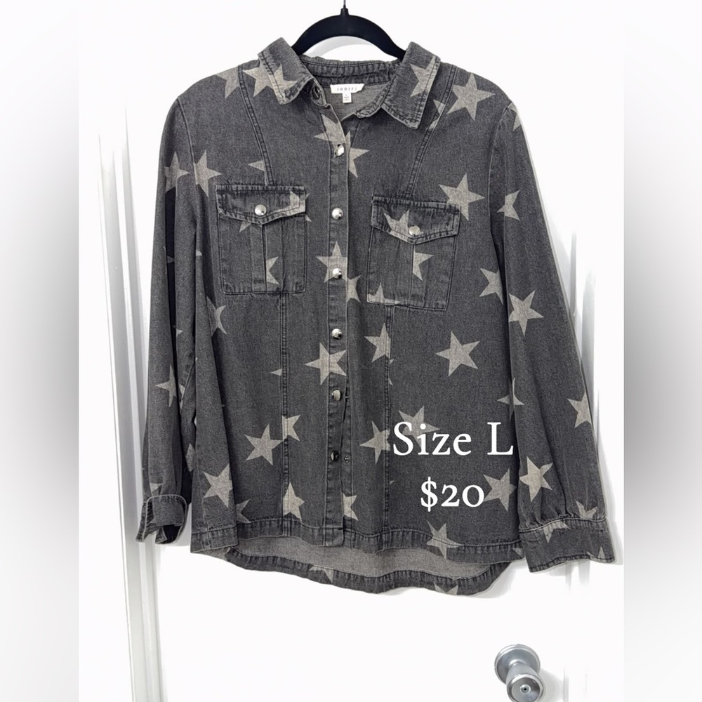 Star Patterned Gray Button-Up Shirt